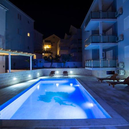 Apartments Sara 3 Bol Bagian luar foto