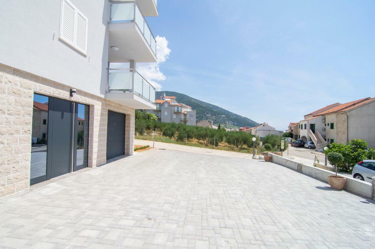 Apartments Sara 3 Bol Bagian luar foto