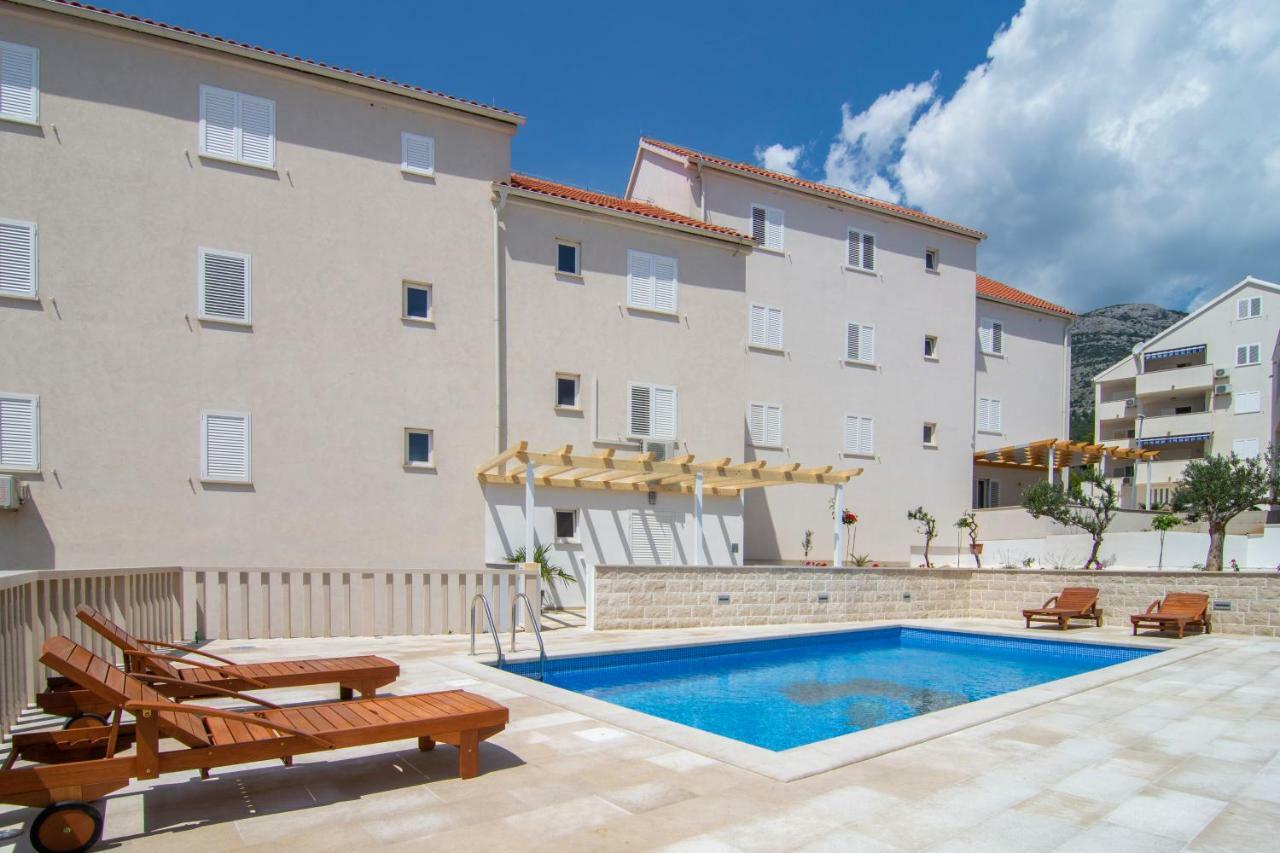 Apartments Sara 3 Bol Bagian luar foto